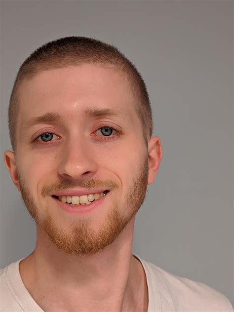 Buzzed hair looks are becoming the top style for celebrities 10