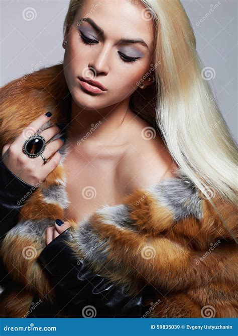 Beautiful Woman in Fur Coat. Winter Beauty Fashion Model Girl Stock ...