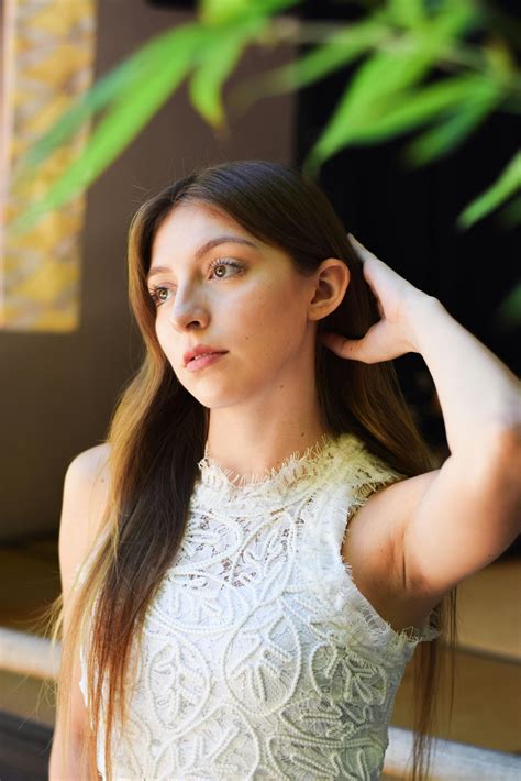 Sarah Model Photos, Download Free Sarah Model Stock Photos & HD Images