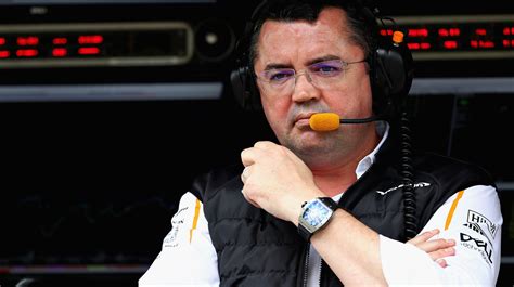 mclaren racing director resigns