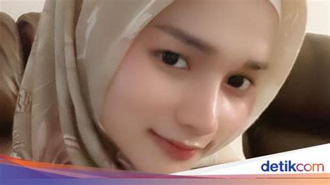 5 Potret Penampilan Valent Olivia Kini Berhijab, Siap Menikah?