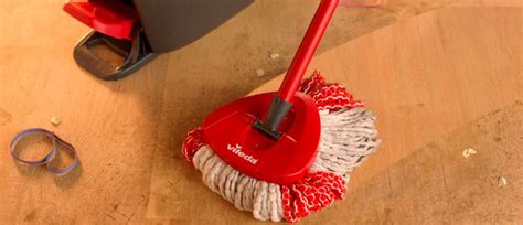 Effortless Floor Cleaning: Mastering the Vileda Mop Technique | Vileda ...