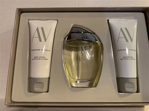 Adrienne Vittadini Perfume 3-Pc Gift Set - Commercial Bottles/Tins