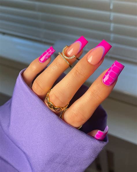 50+ Simple French Tip Nails Designs You Need To Try In 2025