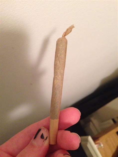 my last joint ;( debating whether to smoke it or not : r/weed