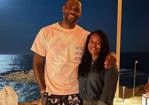 What did LeBron James' mother Gloria James say on her son breaking ...