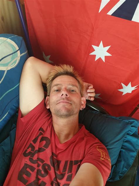 chill start to the new week for this Aussie man.... hope everyone has a