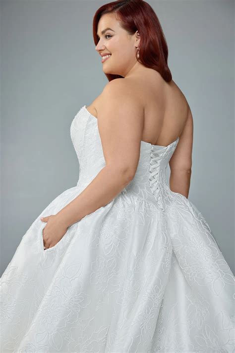 Basque Waist Wedding Dresses | Sophia Tolli