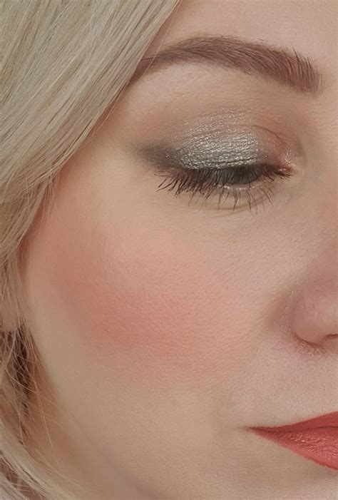 Нереально красивые румяна. Dior Rouge Blush Fall 2021в оттенке 462 ...
