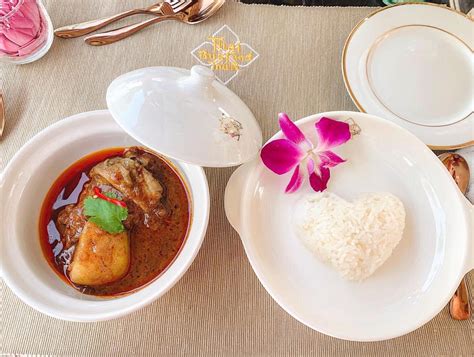 Thai bus Food Tour - Thailand Tours & Local Tour Guides | Esy Travel