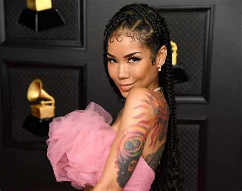 Jhené Aiko Dubs Herself "Nami & Noah's Mom" While Sharing Stunning Selfies