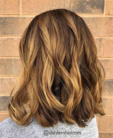 Carmel and blonde hair styles are the top choice for celebrities 26