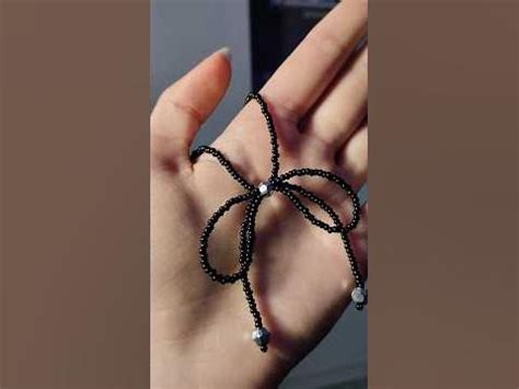 Милое ожерелье с бантиком из бисера!🐈‍⬛💣 Надеюсь наберём 70 лайков!💓 # ...