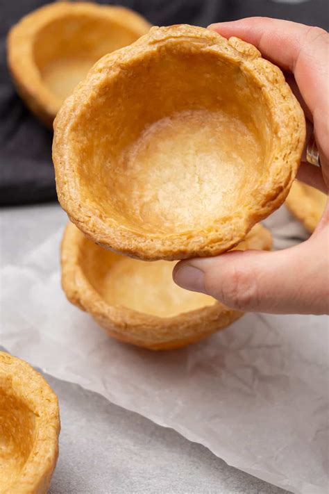 Mini Pie Crust (VIDEO) - Spatula Desserts