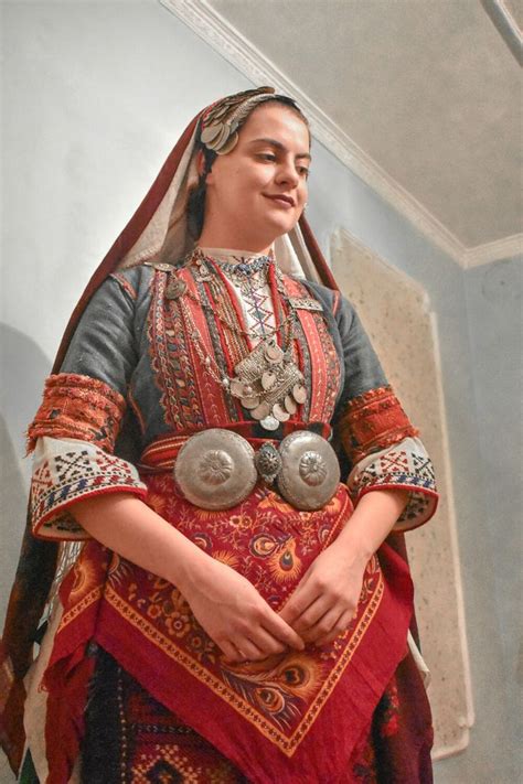 Синя лазарска сая, с. Пирин (Bulgaria)