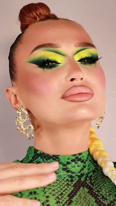 До/ после ! Сочный кислотный образ! #makeup #макияж #визажисты # ...