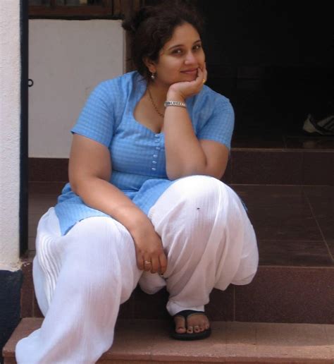 Desi Uk Girls 2013: March 2013