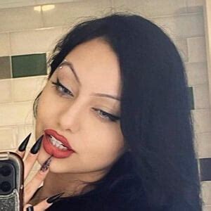 Maya Winky ASMR - Age, Family, Bio | Famous Birthdays