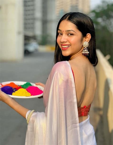 Sanika Bhoite sexy back : r/Madak_Marathi_Heroine