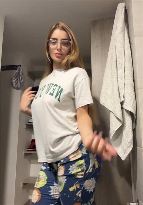 Videos de Laura sahar (@laurasahar00) con “Si Las Gatas Se Amotinan