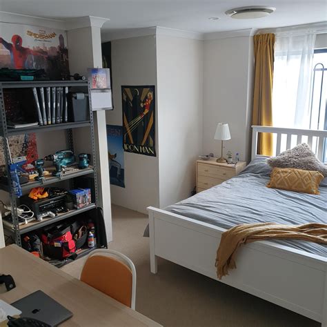 Rate my girlfriends room setup. : r/Tools