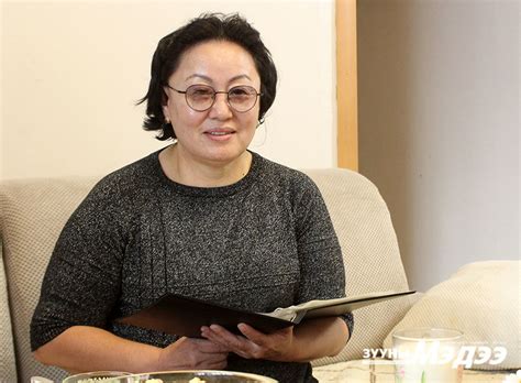 “Баярлалаа, эмчээ”-гээр тэжээгдсэн 32 жил