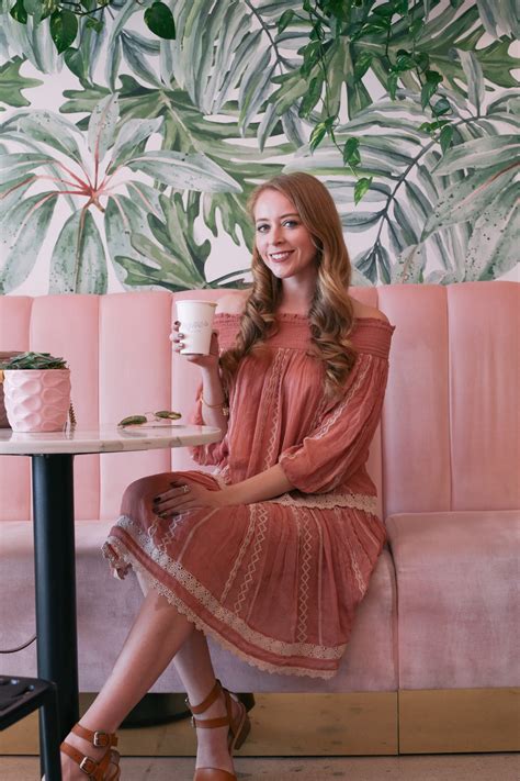 Holy Matcha San Diego Review | Millenial Pink Cafe Interior - nataliastyle