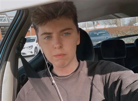 Any love for gay trans men on this sub?😳 | Scrolller