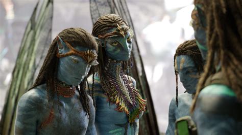 James Cameron's 'Avatar: The Way of Water' is a dazzling dud