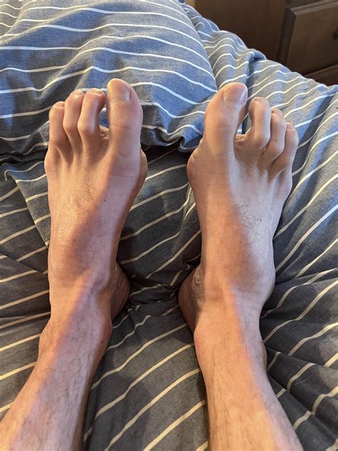 Long toes, high arches, these feet are definitely 1 of a kind : r/Male_Feet
