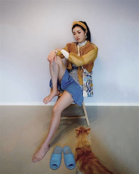 Po-Yee Cheung's feet