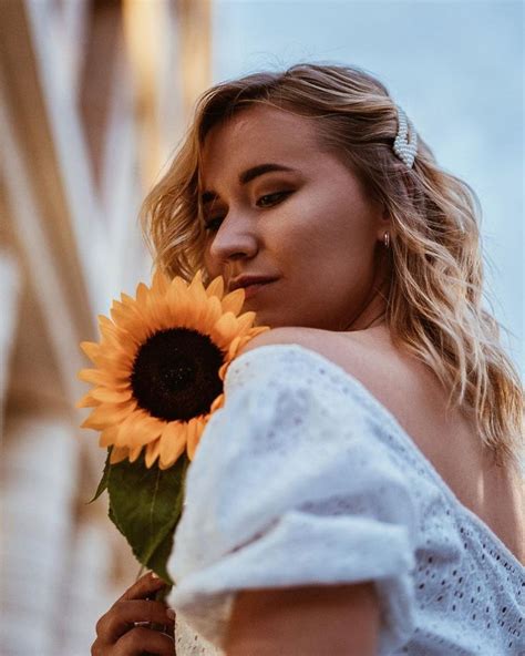 Яна Маслова on Instagram: “День любви к каждому лепестку! 🌸 🌸 🌸 ⠀ С ...