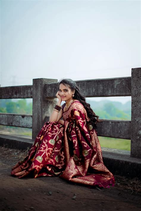 Desi Aunty In Saree Hot Photos, Download The BEST Free Desi Aunty In