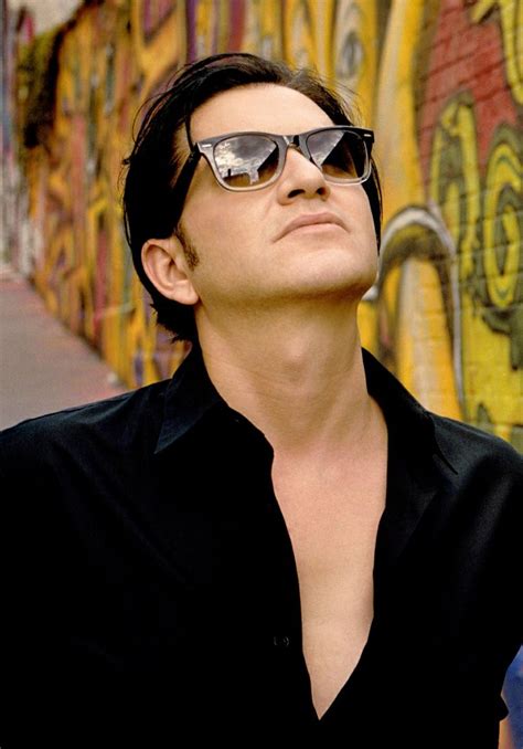 Фото: Брайан Молко | Brian molko, Square sunglasses men, Square sunglasses