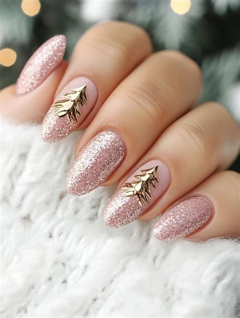 +20 Elegant Christmas Nail Ideas for a Charming Look