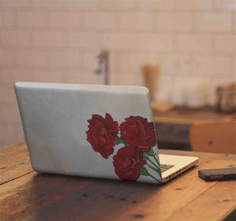 красные гвоздики наклейки для ноутбука - TenStickers