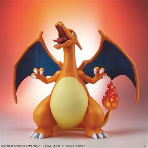 Pokémon Charizard figure | Pokemon charizard, Cool pokemon cards, Charizard