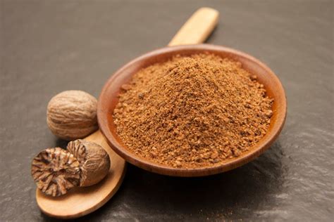 nutmeg spice  kg food flavoring powder warm sweet slightly bitter