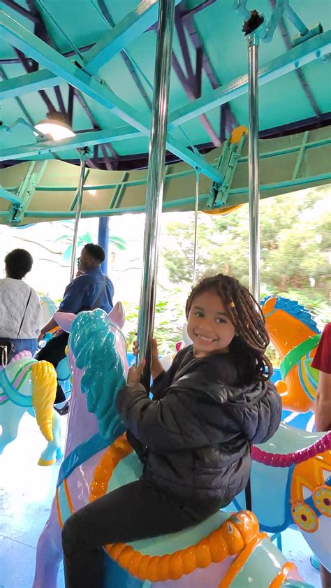 Sofia Hodsoni | Being out in sun is my favourite! | Instagram