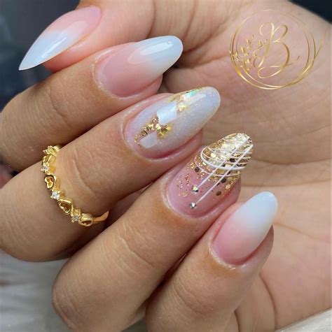 Unhas De Gel Dourado - Unha de gel delicada com glitter dourado|unha encapsulada dourada|unha ...