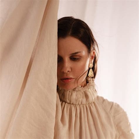 Who wrote “Одного (One)” by Татьяна Куртукова (Tatyana Kurtukova)?