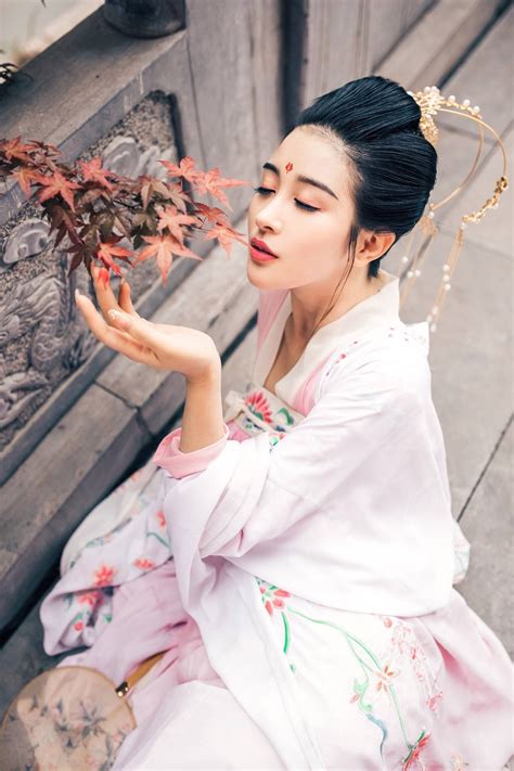 rung phong thu da nhuom  quan san cosplay nu tu dep