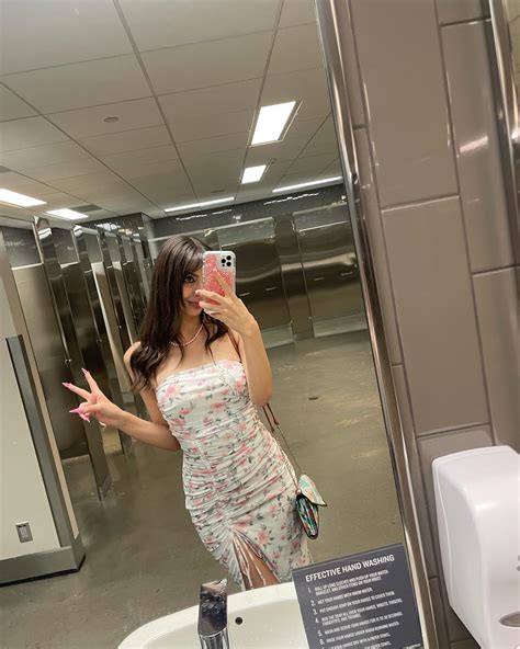 Chloe Night (@chloenightx) • Instagram photos and videos