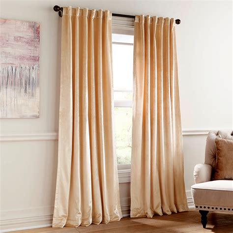 20 Curtain Colors To Make Small Living Room Look Bigger