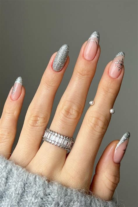 37 Trendy Winter Nail Designs To Get Flooded With Compliments