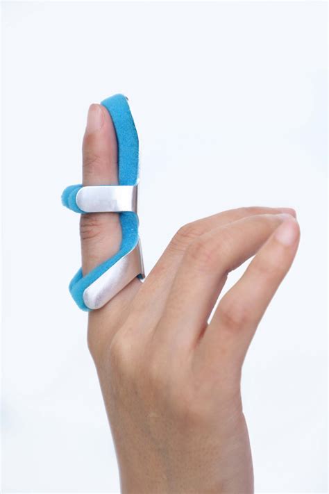 Surgical Device Fixation Finger Splint of Double Type - Strabismus