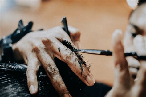 Zoomer Haircut: A Guide to the Trendy and Timeless Style - Skin Care Geeks