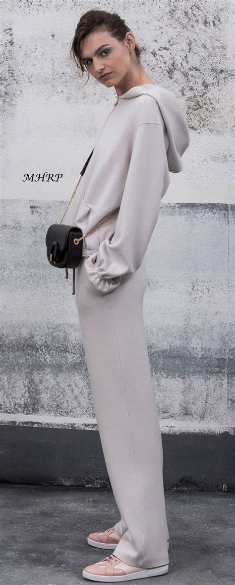 Giorgio-Armani-Vogue-Resort-2019 | Fashion gallery, Giorgio armani ...