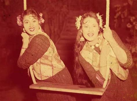 Madhubala with her sister Chanchal : r/ClassicDesiCelebs
