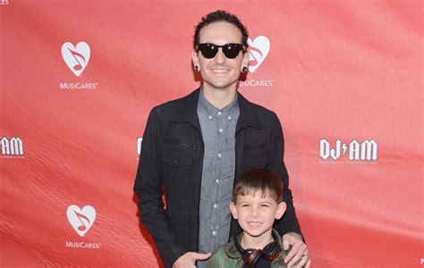 Chester Bennington’s son shuts down conspiracy theories about his dad’s ...